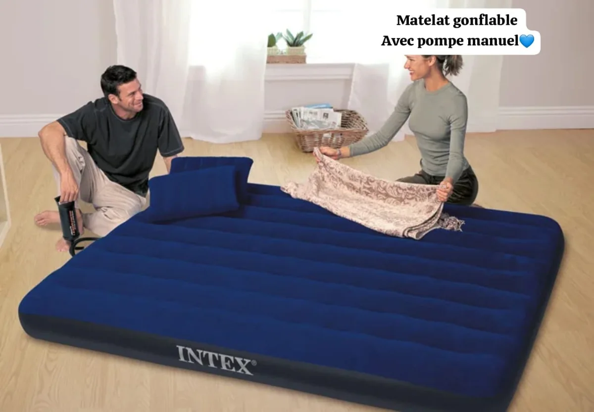 Matelas installé dans une chambre